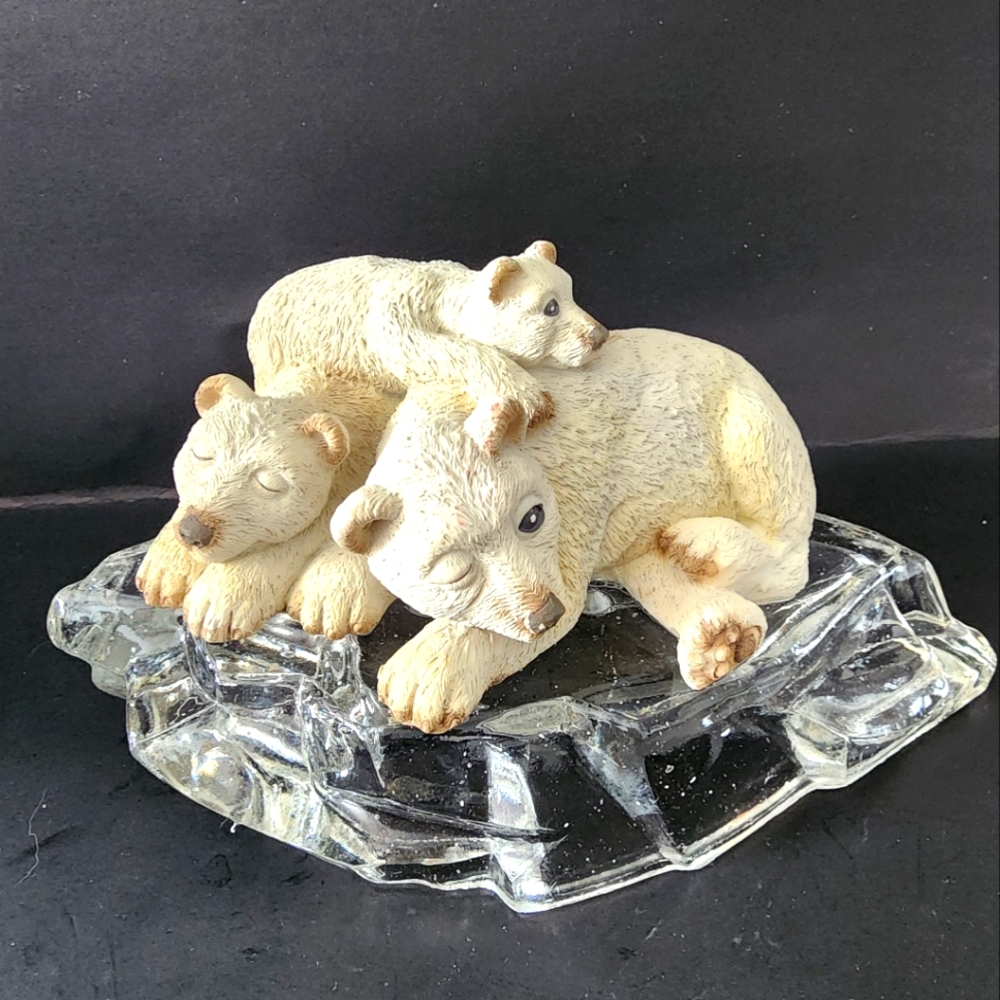 House of Lloyd Family Of Polar Bears On Glass Ice Base 1995 Vintage 4”T 7”W